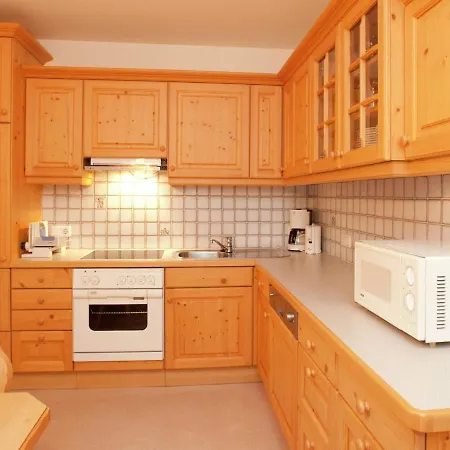 Spacious Flat With Balcony In Apartment Mittersill