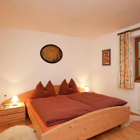 Spacious Flat With Balcony In Apartment Mittersill